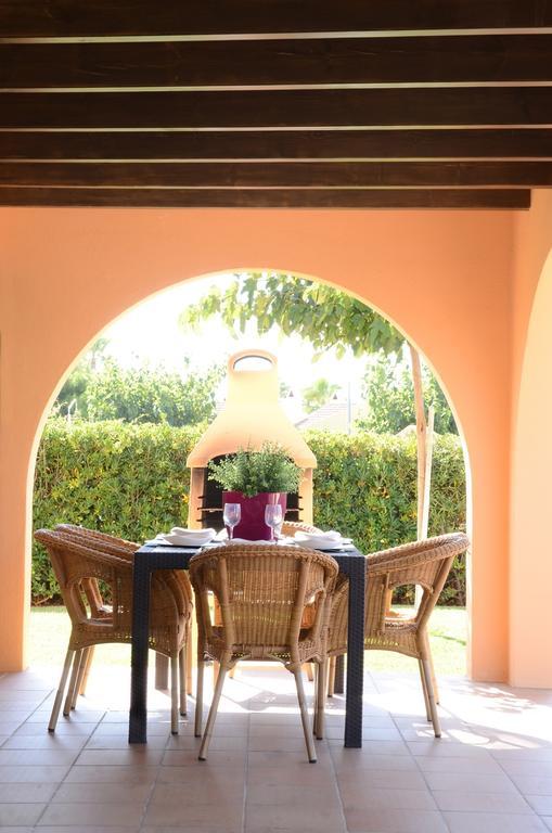 Villas Las Golondrinas Cala'N Bosch  Exterior photo
