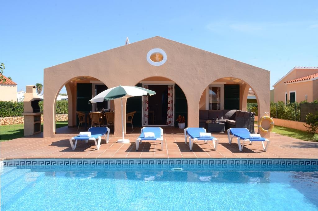 Villas Las Golondrinas Cala'N Bosch  Exterior photo