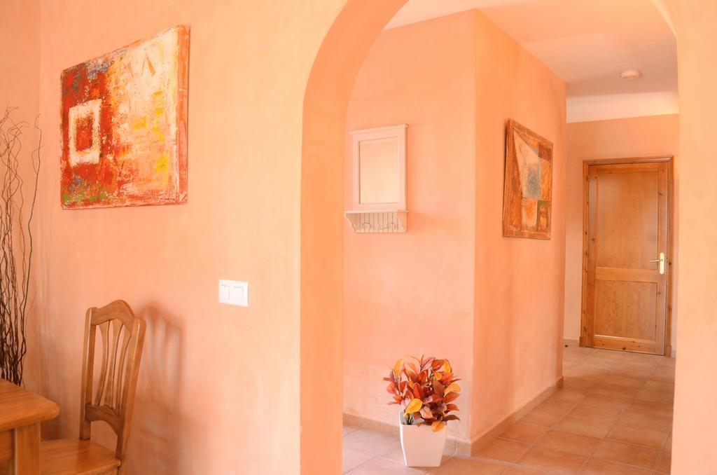 Villas Las Golondrinas Cala'N Bosch  Exterior photo