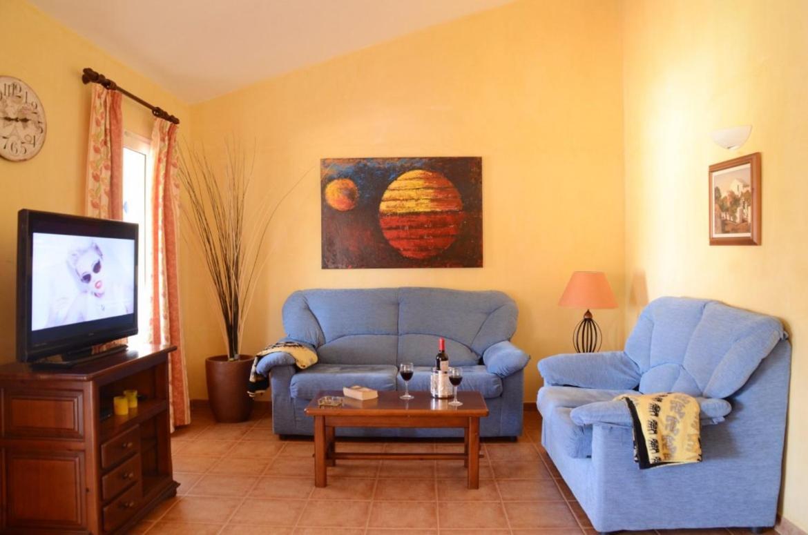 Villas Las Golondrinas Cala'N Bosch  Exterior photo