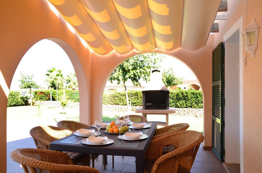 Villas Las Golondrinas Cala'N Bosch  Room photo